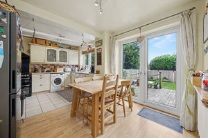 Dale Crescent New Tupton